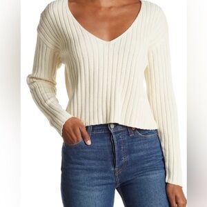 Abound Cream Ribbed V-Neck Cropped Sweater Size M
